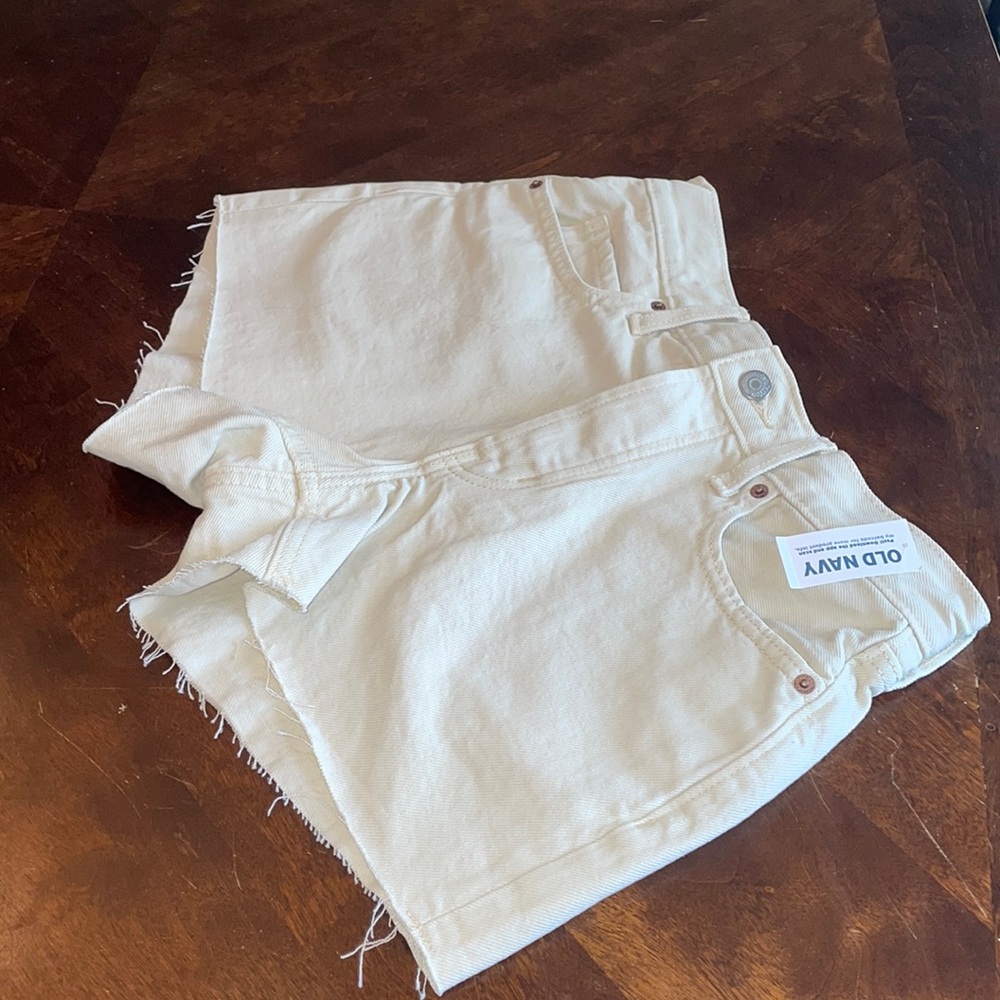 🍦NEW Off-White High-Rise Old Navy Shorts